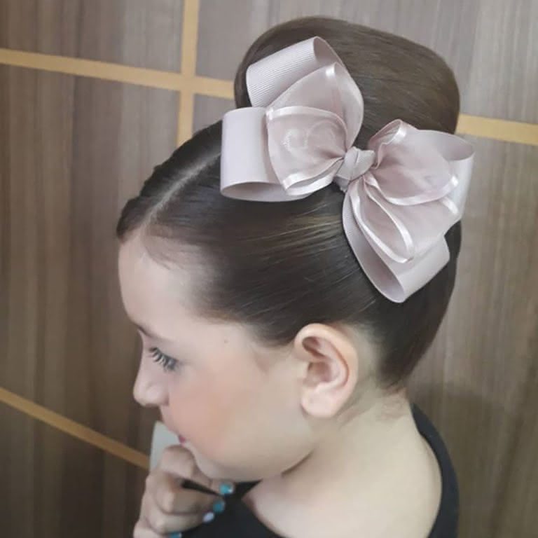 Aprenda a fazer um penteado infantil para daminha, formatura super